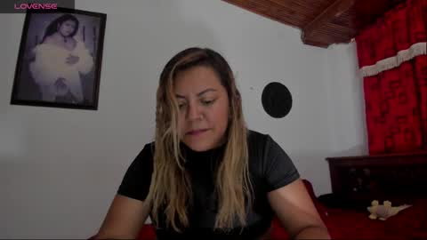 Snapshot of aleja_lollipop chatting on June 2, 3:41 am Aleja online show from June 2, 3:41 am