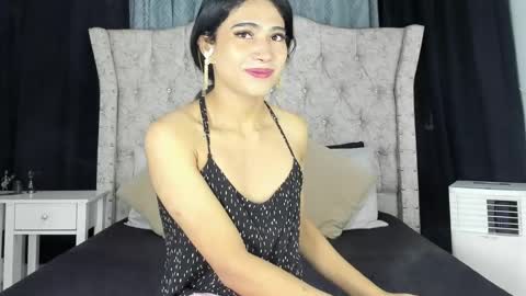 Alejandra online show from May 22, 12:00 pm