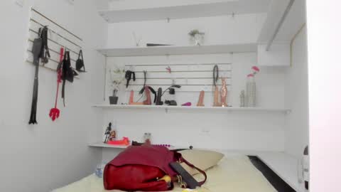 Snapshot of alejandra_dunn chatting on September 18, 5:26 pm Alejandra online show from September 18, 5:26 pm