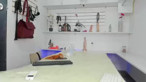 Snapshot of alejandra_dunn chatting on September 25, 1:15 pm Alejandra online show from September 25, 1:15 pm