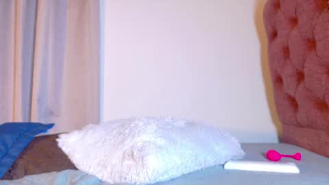 alejandra_dunn1 online show from May 15, 11:12 pm