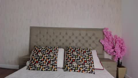 alejandra_marin_ online show from May 8, 12:27 am