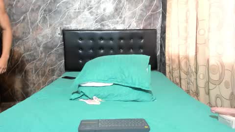 Snapshot of alejandro_fuentes1 chatting on November 9, 12:58 pm Alejandro Fuentes online show from November 9, 12:58 pm