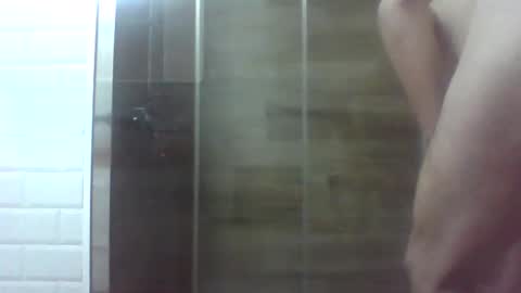 Snapshot of alejandrodiezcortes chatting on December 8, 4:25 am catch33 online show from December 8, 4:25 am