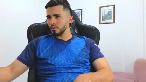 alejandroo_7 online show from January 23, 9:39 pm