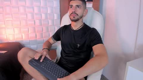 Alejo  online show from October 26, 2:50 am