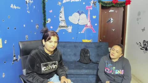 Snapshot of alejita_smithh chatting on January 23, 12:19 pm zoe and Kataleya online show from January 23, 12:19 pm