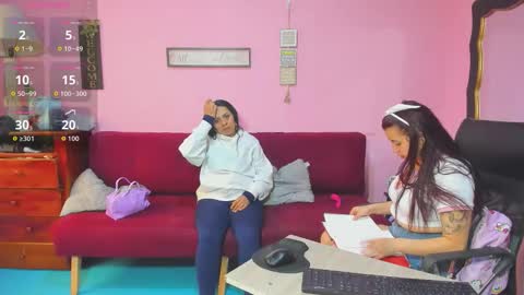 Snapshot of alejita_smithh chatting on November 1, 8:44 pm zoe and Kataleya online show from November 1, 8:44 pm