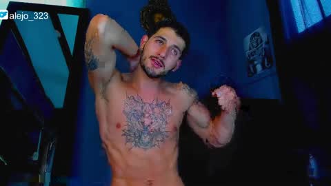 alejo_323__ online show from April 4, 1:52 pm