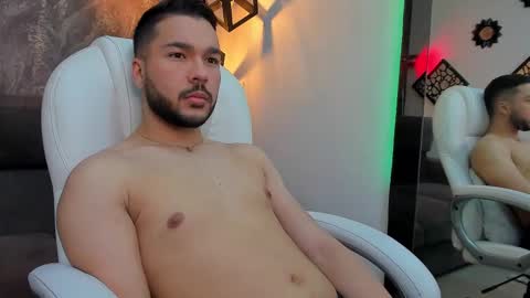 alejomg_ online show from November 19, 7:36 pm