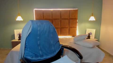 ALejoo Saenz online show from October 8, 5:38 am