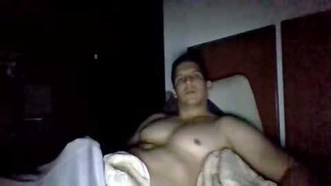 Snapshot of alejxoxo chatting on February 3, 6:13 am alejxoxo online show from February 3, 6:13 am