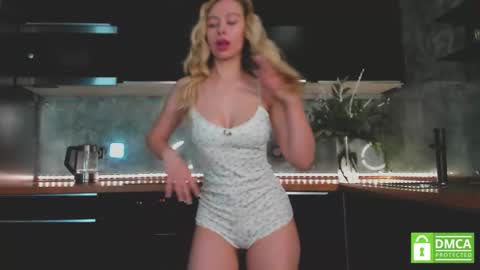 Snapshot of aleksa_cutie chatting on January 13, 11:15 am Next stream - 2 dec - online show from January 13, 11:15 am