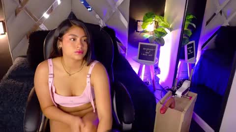 Snapshot of aleksa_way chatting on May 4, 4:36 pm Aleksa online show from May 4, 4:36 pm