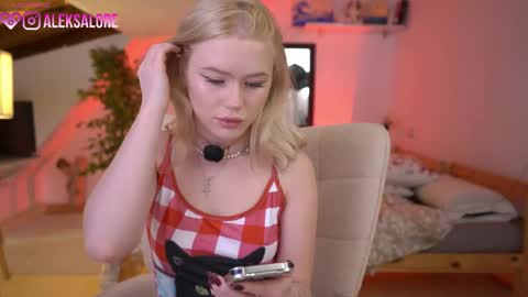 Lexi online show from February 2, 4:00 am