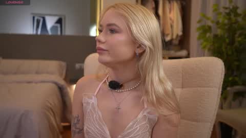 Lexi online show from February 20, 4:09 am