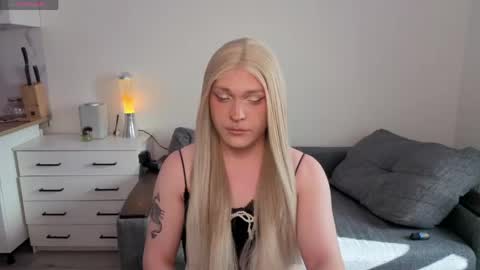 ALENA  INDEPENDENT MODEL online show from April 22, 2:29 pm