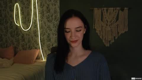 Snapshot of alena_navi chatting on December 17, 12:01 am Alena online show from December 17, 12:01 am