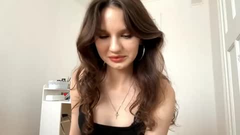 Snapshot of alenemacaskill chatting on May 14, 8:43 am Roniy online show from May 14, 8:43 am