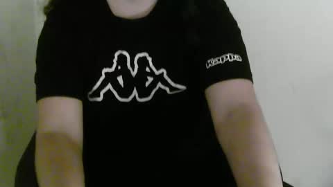 Snapshot of alesialux chatting on April 22, 8:21 pm Alesia online show from April 22, 8:21 pm