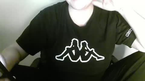 Snapshot of alesialux chatting on April 23, 9:06 pm Alesia online show from April 23, 9:06 pm