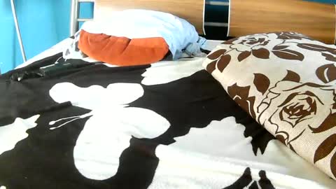 Snapshot of alesialux chatting on June 28, 11:38 am Alesia online show from June 28, 11:38 am