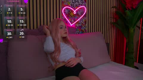 alesiaqueen online show from February 22, 1:18 am