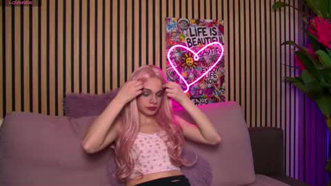 alesiaqueen online show from February 24, 1:36 am