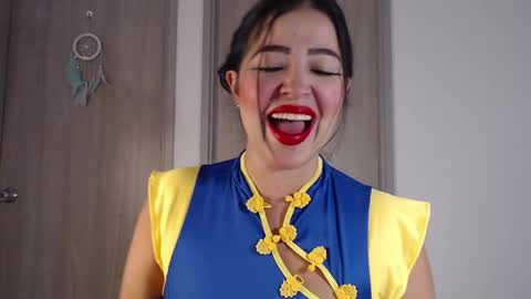 Snapshot of aleska_bell69 chatting on May 7, 3:17 pm Aleska online show from May 7, 3:17 pm