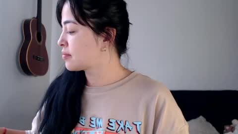 Snapshot of aleska_bell69 chatting on May 22, 4:45 pm Aleska online show from May 22, 4:45 pm