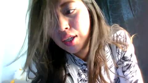 QUEEN OFF MILk  IM BACK  15 NOV online show from June 2, 10:23 pm