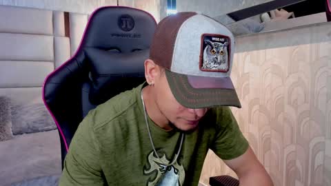 Snapshot of aless_king chatting on January 6, 2:58 pm Alessandro King online show from January 6, 2:58 pm