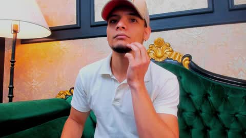 Snapshot of aless_king chatting on January 28, 12:00 pm Alessandro King online show from January 28, 12:00 pm