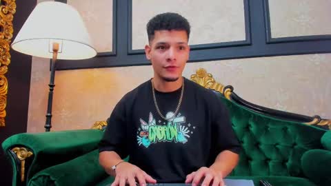 Snapshot of aless_king chatting on February 18, 11:22 am Alessandro King online show from February 18, 11:22 am