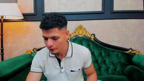 Snapshot of aless_king chatting on March 7, 11:51 am Alessandro King online show from March 7, 11:51 am