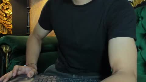 Snapshot of aless_king chatting on July 9, 10:25 pm Alessandro King online show from July 9, 10:25 pm