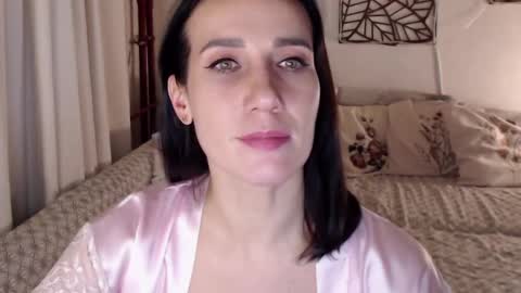 Snapshot of alessandra_foxy chatting on December 17, 7:48 pm Sandra online show from December 17, 7:48 pm