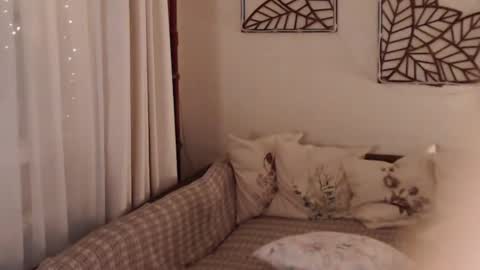 Snapshot of alessandra_foxy chatting on February 10, 7:28 pm Sandra online show from February 10, 7:28 pm