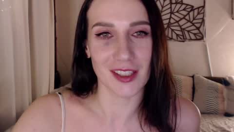 Snapshot of alessandra_foxy chatting on February 27, 4:43 pm Sandra online show from February 27, 4:43 pm