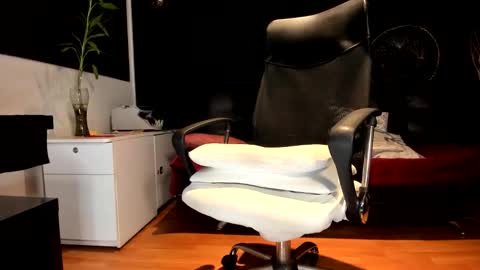 ALESSANDRO  WYE online show from November 4, 6:34 am