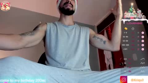 Snapshot of alessandro_dibellucci chatting on December 16, 11:01 am Kciqu3 Independent model online show from December 16, 11:01 am