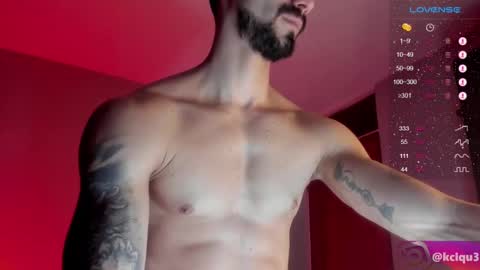 Snapshot of alessandro_dibellucci chatting on March 2, 9:43 pm Kciqu3 Independent model online show from March 2, 9:43 pm