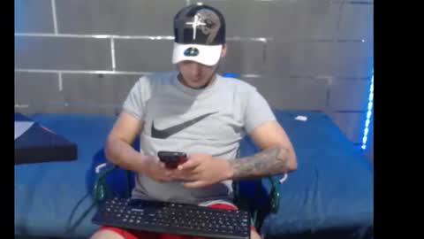 Snapshot of alessandrobooy chatting on May 31, 4:42 am alessandro online show from May 31, 4:42 am