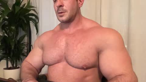 Alessandrobuilder online show from November 11, 4:18 pm