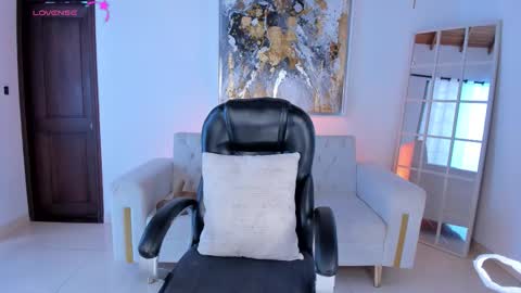 ALESSA ROMERO  online show from March 22, 5:05 pm