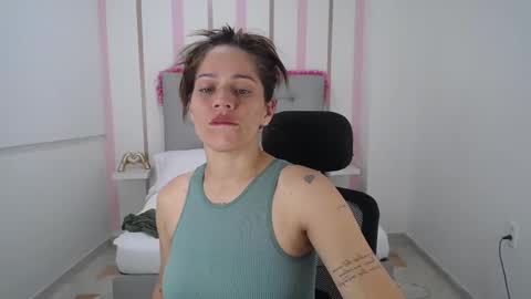 Snapshot of alessia_beth chatting on January 17, 2:39 am ALESSIA online show from January 17, 2:39 am