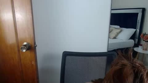 Snapshot of alessia_beth chatting on February 3, 9:39 pm ALESSIA online show from February 3, 9:39 pm