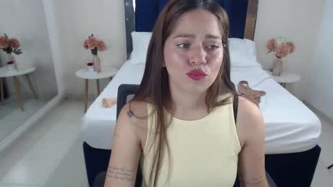 Snapshot of alessia_beth chatting on February 22, 11:57 am ALESSIA online show from February 22, 11:57 am