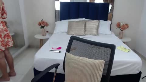 Snapshot of alessia_beth chatting on February 25, 6:53 pm ALESSIA online show from February 25, 6:53 pm