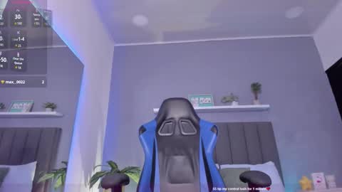 A L E S S I A online show from December 4, 7:33 pm